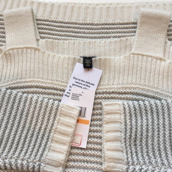 Jessica Simpson NWT Cold Shoulder Sweater Small - Picture 5 of 7